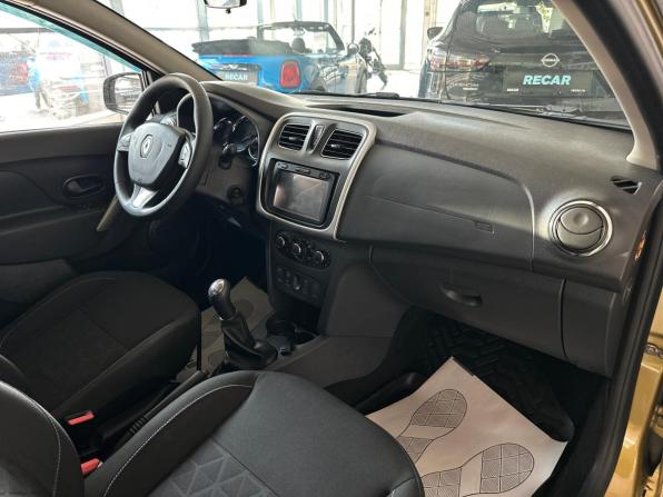Renault Sandero II с пробегом 2018 года, цена 1 060 000 рублей, 78043 км, хэтчбек, Автокод Объявления