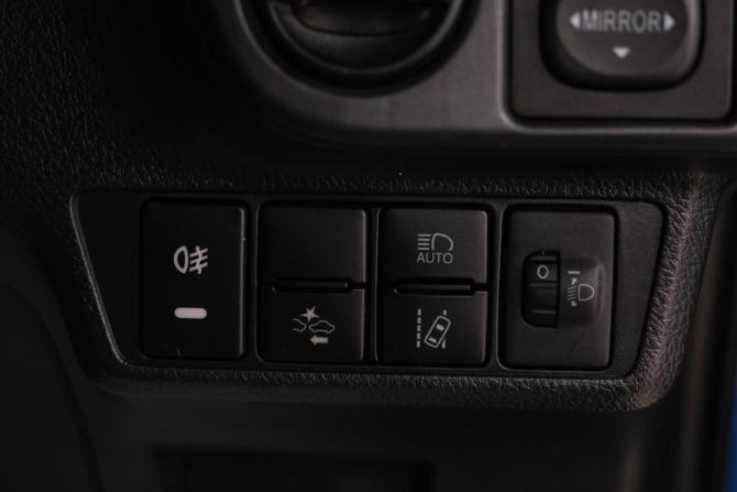 Toyota Corolla XI (E160 E170) Рестайлинг 2 с пробегом 2019 года, цена 1 499 000 рублей, 119600 км, универсал, Автокод Объявления