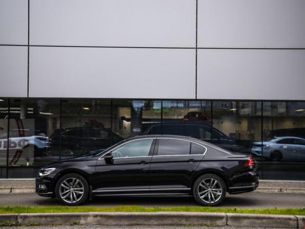 Volkswagen Passat B8 с пробегом 2017 года, цена 2 399 000 рублей, 86000 км, седан, Автокод Объявления