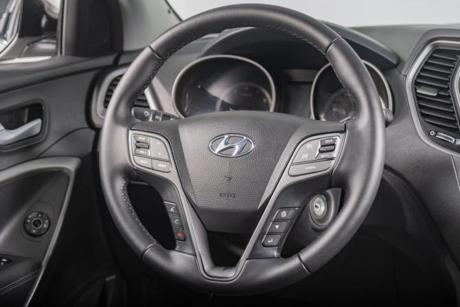 Hyundai Santa Fe III Рестайлинг с пробегом 2015 года, цена 1 999 000 рублей, 134000 км, внедорожник, Автокод Объявления