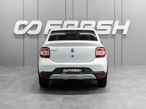 Renault Logan II Рестайлинг с пробегом 2022 года, цена 1 169 000 рублей, 216643 км, седан, Автокод Объявления