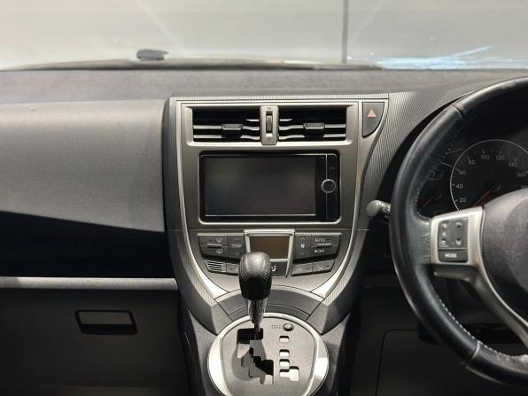 Toyota Ractis II с пробегом 2012 года, цена 950 000 рублей, 136000 км, хэтчбек, Автокод Объявления