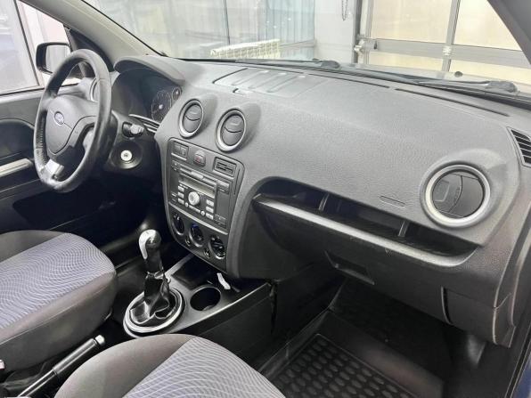 Ford Fusion I Рестайлинг с пробегом 2008 года, цена 264 000 рублей, 290000 км, хэтчбек, Автокод Объявления