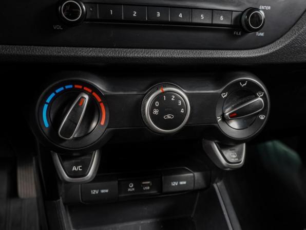 Kia Rio IV с пробегом 2018 года, цена 1 060 000 рублей, 156971 км, седан, Автокод Объявления