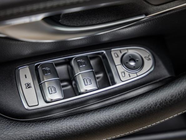 Mercedes-Benz E-Класс V (W213 S213 C238) с пробегом 2018 года, цена 3 368 000 рублей, 142363 км, седан, Автокод Объявления