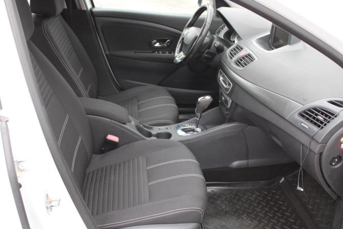 Renault Fluence I Рестайлинг с пробегом 2015 года, цена 900 000 рублей, 77000 км, седан, Автокод Объявления