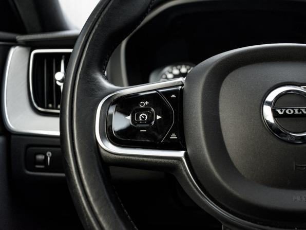 Volvo XC60 II с пробегом 2021 года, цена 3 450 000 рублей, 147169 км, внедорожник, Автокод Объявления