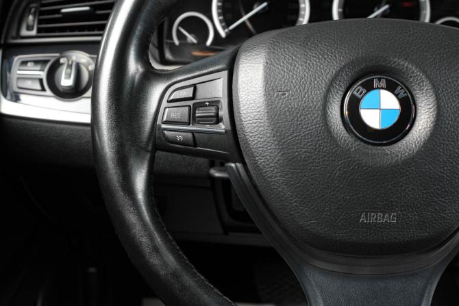 BMW 5 серии VI (F10/F11/F07) Рестайлинг с пробегом 2015 года, цена 1 629 000 рублей, 330000 км, седан, Автокод Объявления
