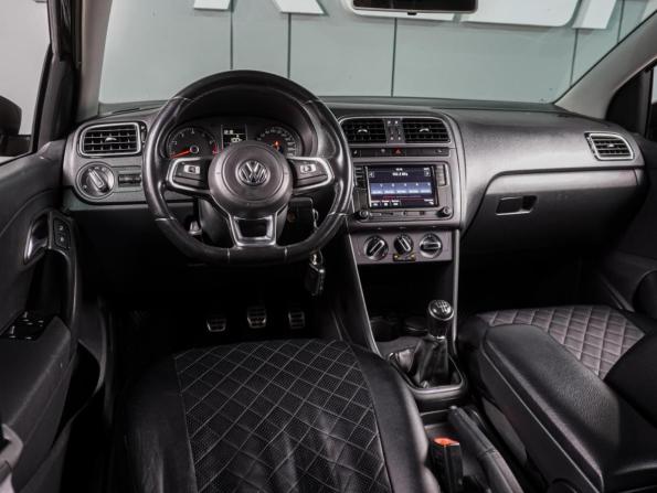 Volkswagen Polo V Рестайлинг с пробегом 2018 года, цена 1 249 000 рублей, 93801 км, седан, Автокод Объявления
