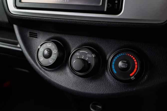 Toyota Vitz III (XP130) Рестайлинг с пробегом 2015 года, цена 969 000 рублей, 101842 км, хэтчбек, Автокод Объявления