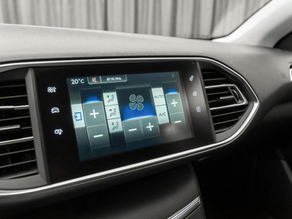 Peugeot 308 II с пробегом 2014 года, цена 840 000 рублей, 201716 км, хэтчбек, Автокод Объявления