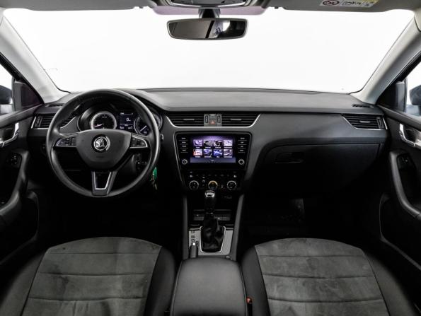 Skoda Octavia III (A7) Рестайлинг с пробегом 2020 года, цена 2 199 000 рублей, 16222 км, лифтбек, Автокод Объявления