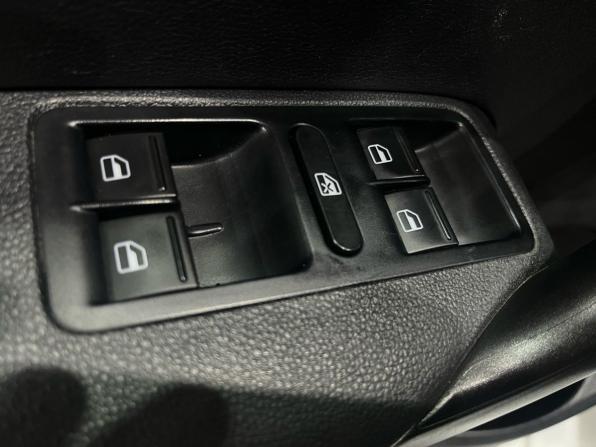Volkswagen Polo V Рестайлинг с пробегом 2017 года, цена 879 000 рублей, 223779 км, седан, Автокод Объявления