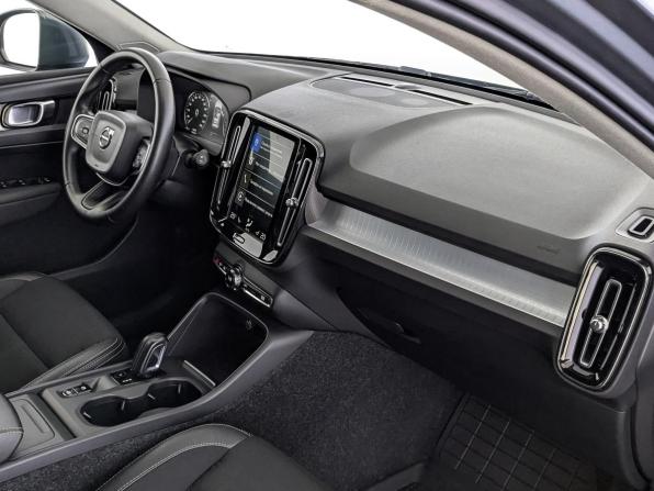 Volvo XC40 I с пробегом 2018 года, цена 2 190 000 рублей, 176314 км, внедорожник, Автокод Объявления