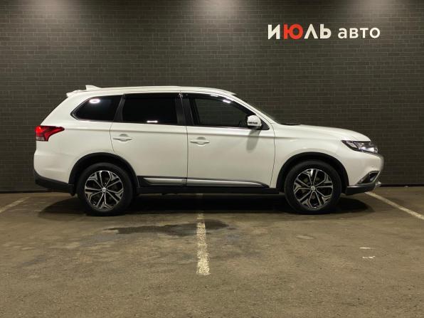 Mitsubishi Outlander III Рестайлинг 3 с пробегом 2018 года, цена 1 855 000 рублей, 197306 км, внедорожник, Автокод Объявления