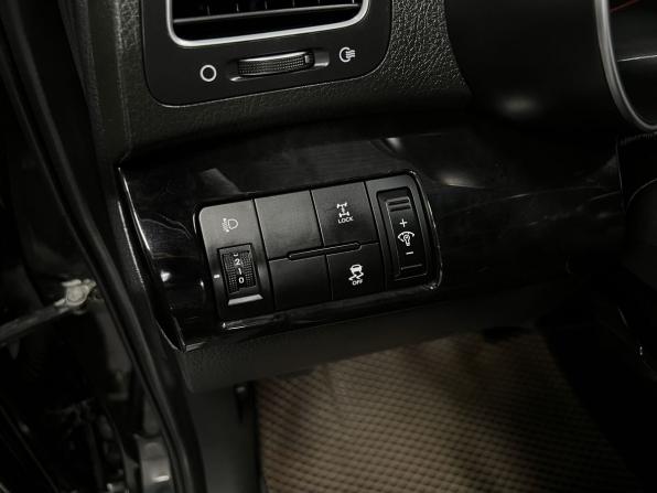 Kia Sorento II Рестайлинг с пробегом 2018 года, цена 1 970 000 рублей, 176017 км, внедорожник, Автокод Объявления