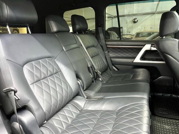 Toyota Land Cruiser 200 Series Рестайлинг 2 с пробегом 2017 года, цена 5 999 900 рублей, 240106 км, внедорожник, Автокод Объявления