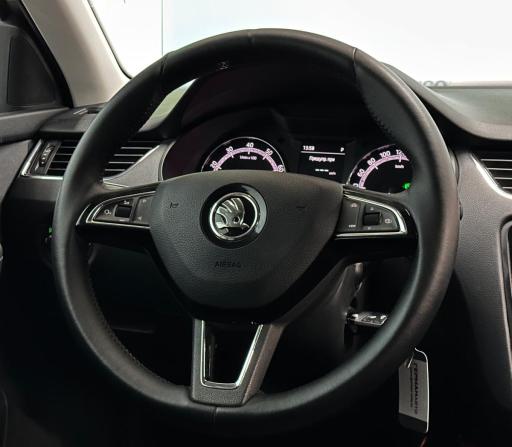 Skoda Octavia III (A7) Рестайлинг с пробегом 2018 года, цена 1 950 000 рублей, 82710 км, лифтбек, Автокод Объявления