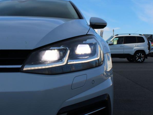 Volkswagen Golf VII Рестайлинг с пробегом 2018 года, цена 1 549 000 рублей, 204300 км, хэтчбек, Автокод Объявления