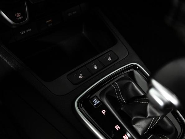 Kia Rio IV Рестайлинг с пробегом 2021 года, цена 1 799 777 рублей, 63374 км, хэтчбек, Автокод Объявления
