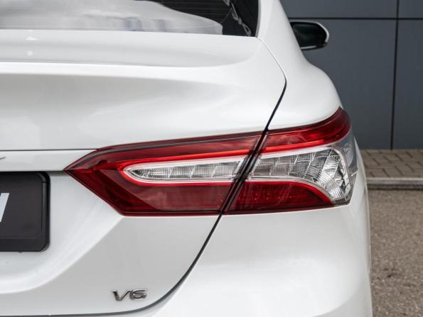 Toyota Camry VIII (XV70) Рестайлинг с пробегом 2021 года, цена 4 200 000 рублей, 50302 км, седан, Автокод Объявления
