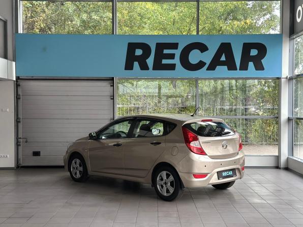 Hyundai Solaris I с пробегом 2013 года, цена 740 000 рублей, 175900 км, хэтчбек, Автокод Объявления