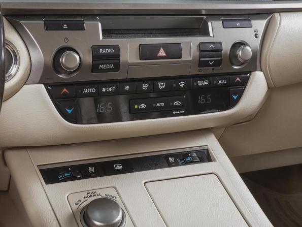Lexus ES VI с пробегом 2014 года, цена 2 199 000 рублей, 208490 км, седан, Автокод Объявления