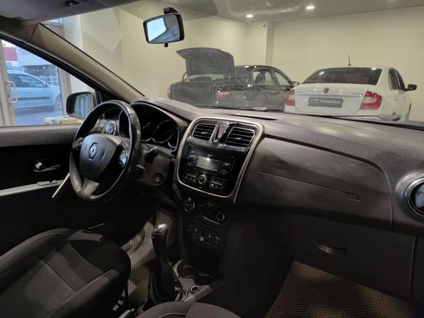 Renault Sandero II с пробегом 2017 года, цена 947 000 рублей, 138050 км, хэтчбек, Автокод Объявления