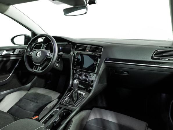 Volkswagen Golf VII Рестайлинг с пробегом 2018 года, цена 1 989 000 рублей, 119218 км, хэтчбек, Автокод Объявления