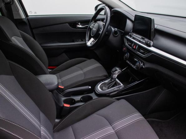 Kia Cerato IV Рестайлинг с пробегом 2022 года, цена 2 098 000 рублей, 108500 км, седан, Автокод Объявления