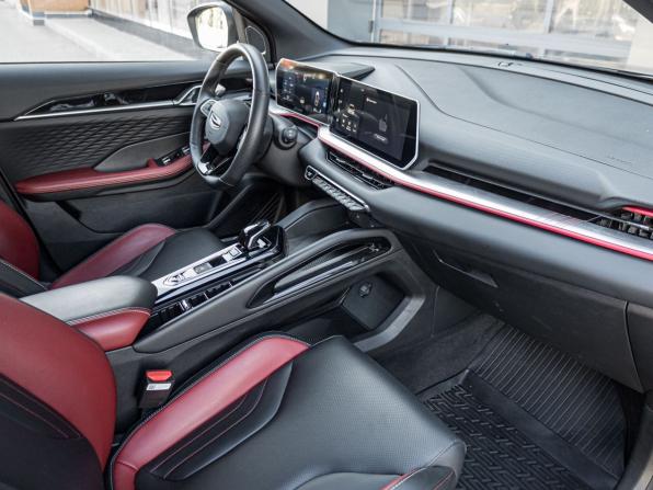 Geely Coolray I Рестайлинг с пробегом 2024 года, цена 2 099 000 рублей, 17549 км, внедорожник, Автокод Объявления