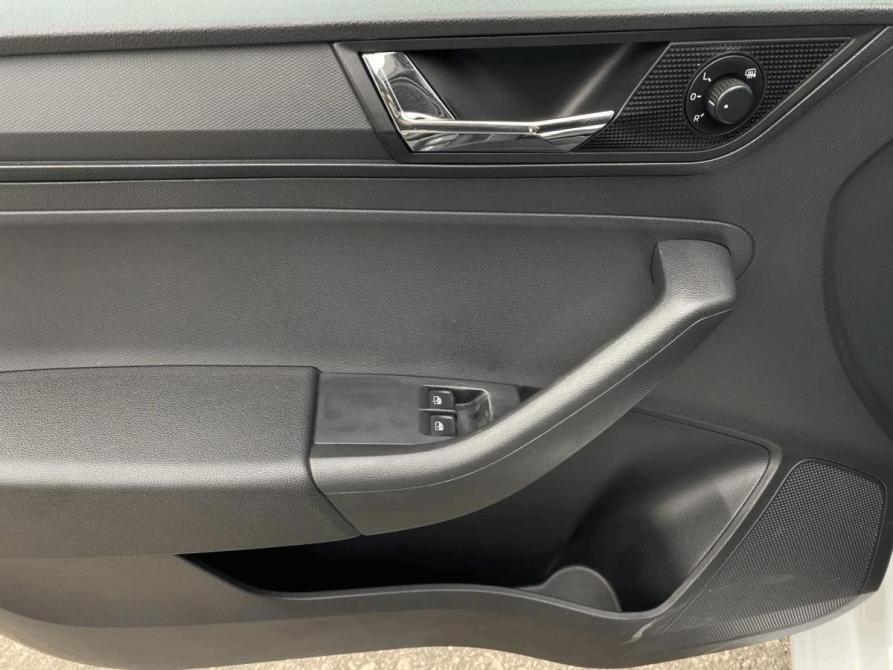 Skoda Rapid I Рестайлинг Тверь  - изображение 14