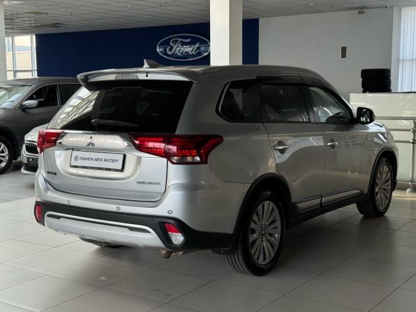Mitsubishi Outlander III Рестайлинг 3 с пробегом 2018 года, цена 2 335 000 рублей, 99359 км, внедорожник, Автокод Объявления