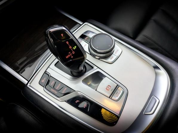 BMW 7 серии VI (G11/G12) с пробегом 2016 года, цена 2 950 000 рублей, 179329 км, седан, Автокод Объявления