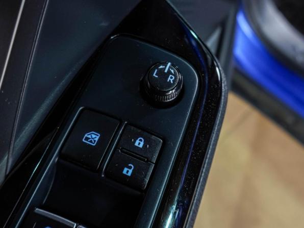 Toyota C-HR I с пробегом 2019 года, цена 2 249 000 рублей, 63368 км, внедорожник, Автокод Объявления