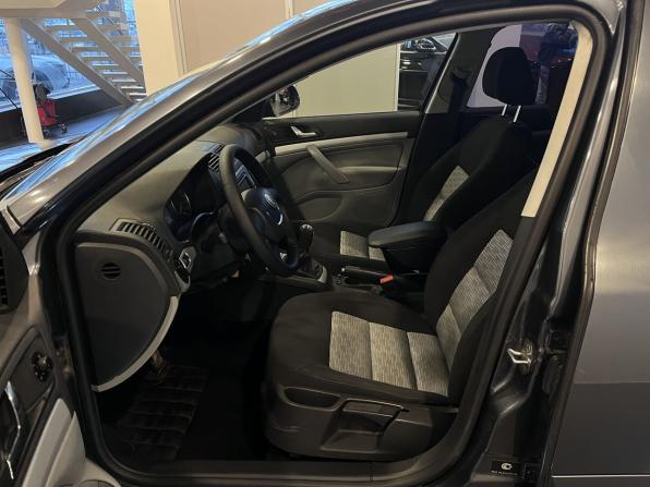 Skoda Octavia II (A5) Рестайлинг с пробегом 2009 года, цена 827 000 рублей, 237180 км, лифтбек, Автокод Объявления
