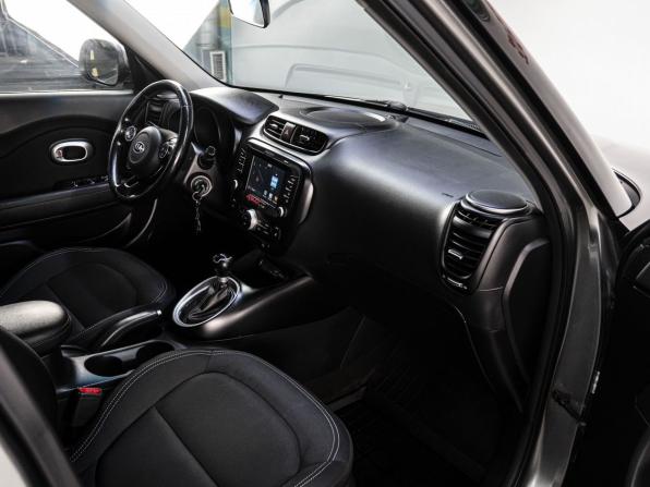 Kia Soul II Рестайлинг с пробегом 2017 года, цена 1 400 000 рублей, 186474 км, хэтчбек, Автокод Объявления