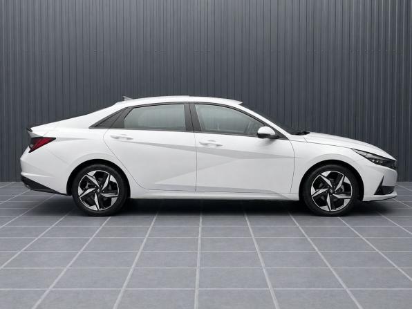 Hyundai Elantra VII (CN7) с пробегом 2022 года, цена 1 742 000 рублей, 32000 км, седан, Автокод Объявления