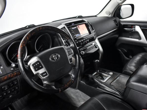 Toyota Land Cruiser 200 Series Рестайлинг 1 с пробегом 2013 года, цена 2 755 000 рублей, 303959 км, внедорожник, Автокод Объявления