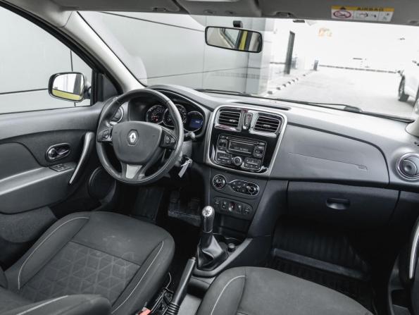 Renault Sandero II с пробегом 2015 года, цена 949 000 рублей, 118202 км, хэтчбек, Автокод Объявления