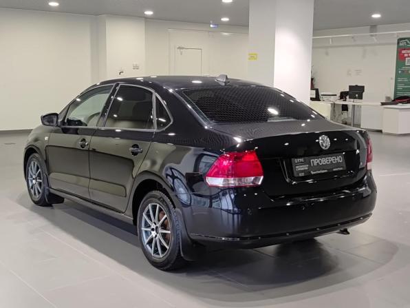 Volkswagen Polo V с пробегом 2013 года, цена 680 000 рублей, 303855 км, седан, Автокод Объявления