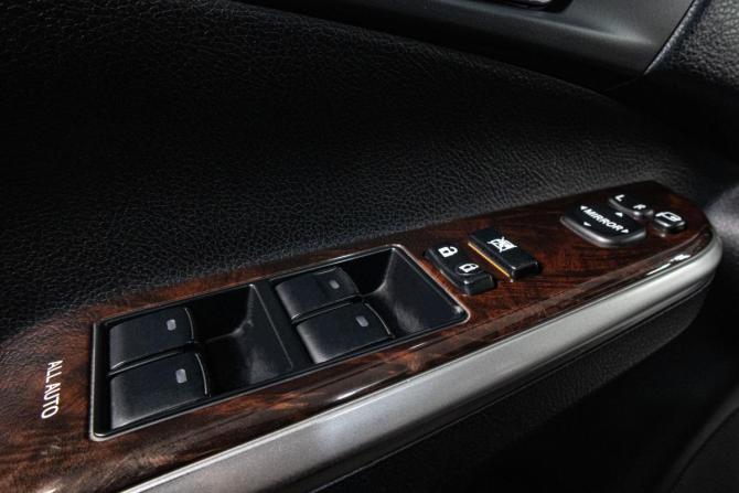 Toyota Camry VII (XV50) Рестайлинг с пробегом 2015 года, цена 2 199 000 рублей, 190125 км, седан, Автокод Объявления