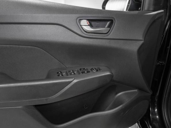 Hyundai Solaris II с пробегом 2020 года, цена 1 330 000 рублей, 114628 км, седан, Автокод Объявления