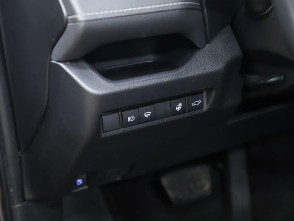 Toyota RAV4 V (XA50) с пробегом 2021 года, цена 3 570 000 рублей, 79003 км, внедорожник, Автокод Объявления