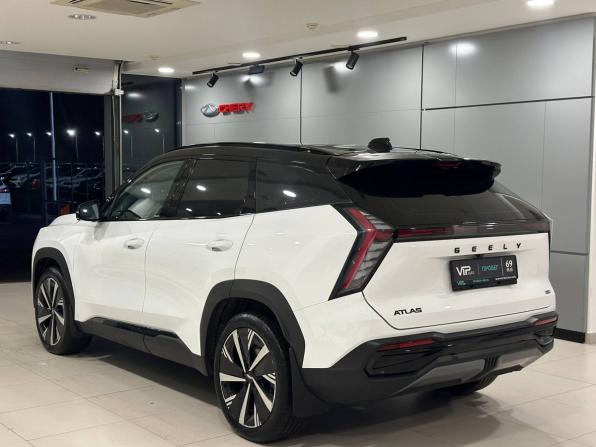 Geely Atlas II с пробегом 2024 года, цена 2 787 000 рублей, 54146 км, внедорожник, Автокод Объявления