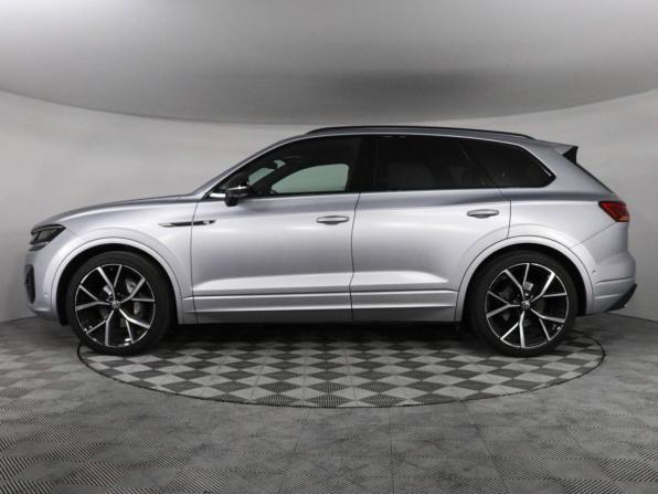 Volkswagen Touareg III с пробегом 2022 года, цена 8 100 000 рублей, 54768 км, внедорожник, Автокод Объявления