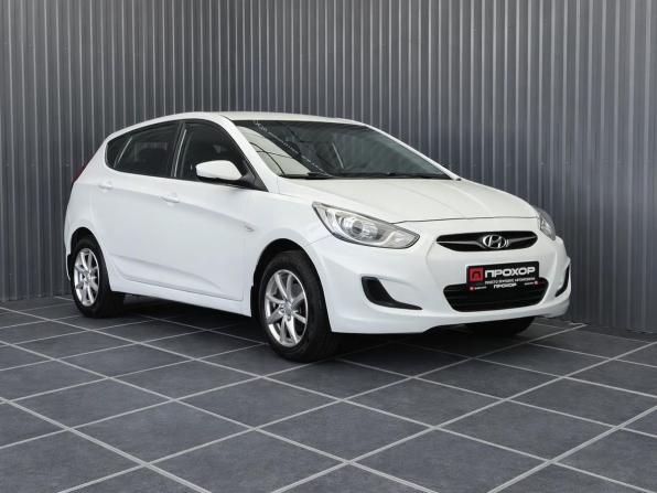 Hyundai Solaris I с пробегом 2013 года, цена 717 000 рублей, 106327 км, хэтчбек, Автокод Объявления