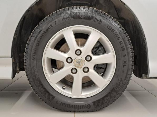 Toyota ISis I Рестайлинг с пробегом 2012 года, цена 1 229 000 рублей, 159828 км, минивэн, Автокод Объявления