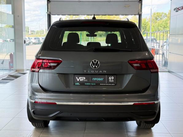 Volkswagen Tiguan II Рестайлинг с пробегом 2021 года, цена 2 947 000 рублей, 55471 км, внедорожник, Автокод Объявления