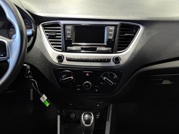 Hyundai Solaris II с пробегом 2018 года, цена 1 112 000 рублей, 161074 км, седан, Автокод Объявления